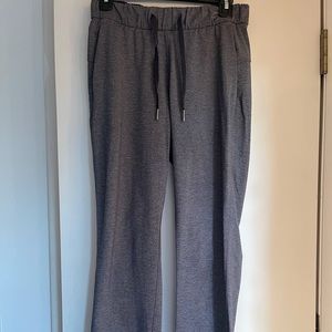 Lululemon Women’s Sweatpants - Size 4